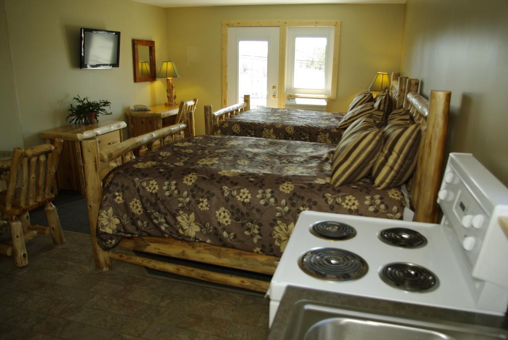 Lake-Vu Motel Kenora Exteriör bild