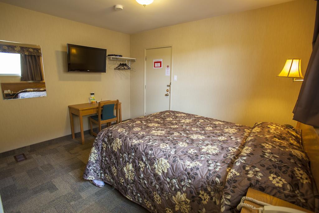 Lake-Vu Motel Kenora Exteriör bild