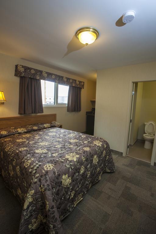 Lake-Vu Motel Kenora Exteriör bild